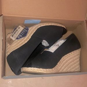 Toms wedges